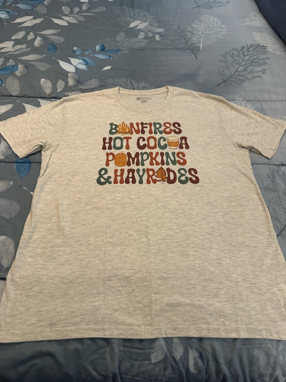 EUC Womens Cozy Fall Graphic Tee -‘Bonfires Hot Cocoa Pumpkins & Hayrides' Sz XL
